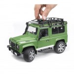 Land Rover Defender Station cu remorca de cai, BRUDER 02592