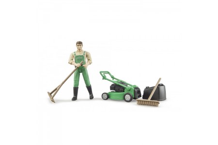 Figurina gradinar cu masina de tuns iarba, Bruder 62103