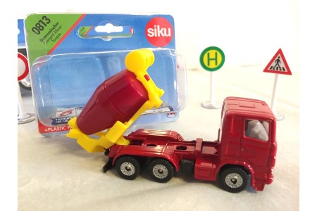 Betoniera metalica SIKU 8,2 cm