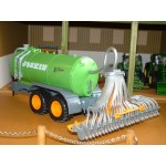 Remorca cu cisterna de vid 1:32 Siku